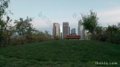 洛杉矶市中心， 公园， 长凳， 空中无人机视频